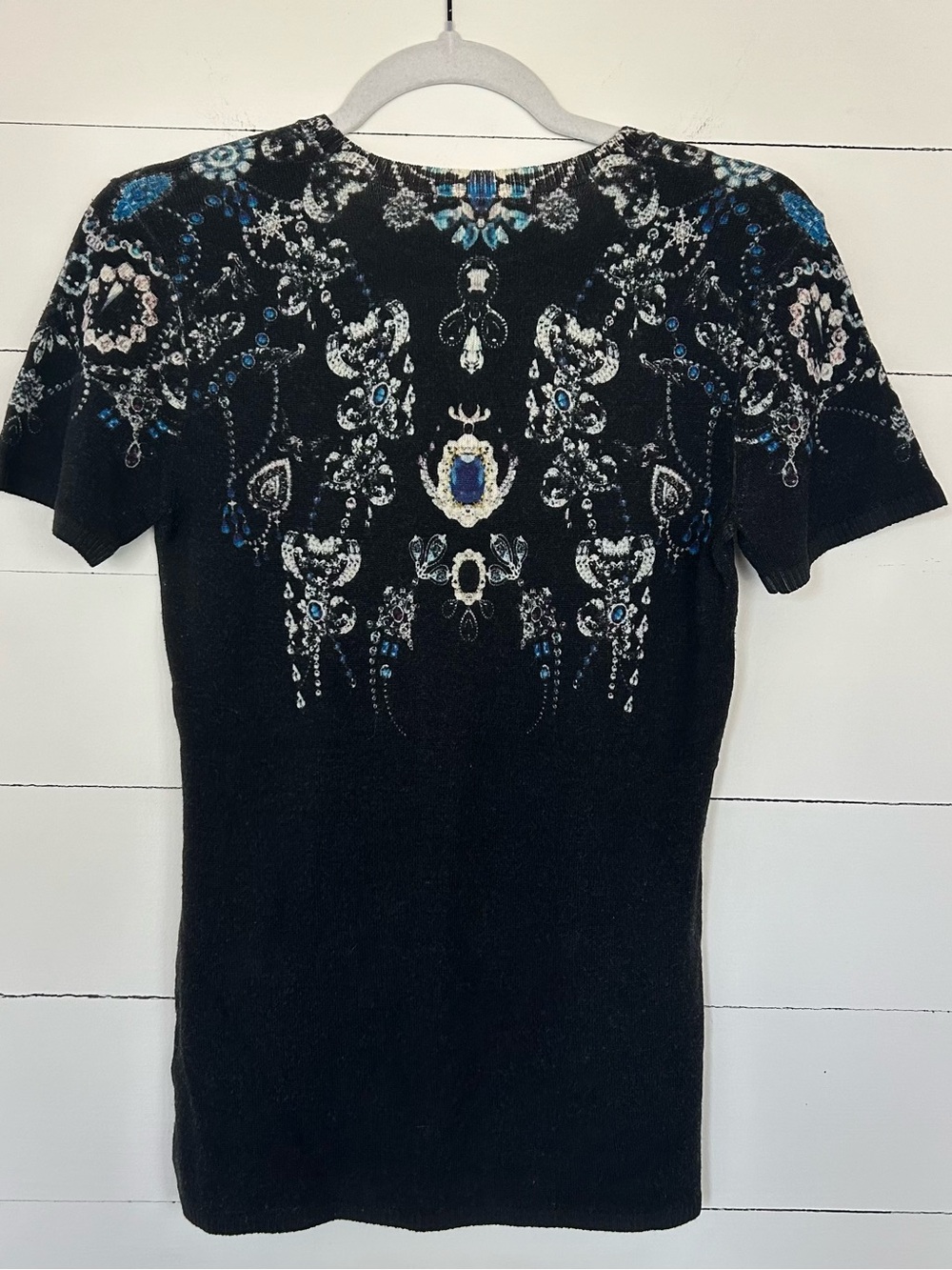 Anne Fontaine Short-Sleeve Embellished Lane Wool Sweater. Size is Small/Medium. - Picture 2 of 6